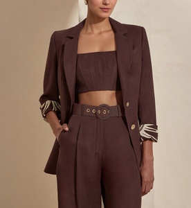Completo Professionale da Donna in Due Pezzi con Cintura Metallica Aderente Marrone Scuro - Eleganza Sofisticata - Product Image 1
