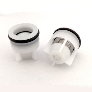 Valvola di ritegno a molla con inserto in plastica unidirezionale per accessori per rubinetto bagno d'acqua - Product Image 1