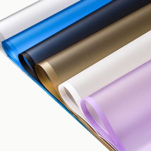 Papier d'emballage floral imperméable tendance 2025 en PVC épais enduit de PE pour bouquets de fleuristes et emballages cadeaux de fleurs, taille personnalisée - Product Image 2