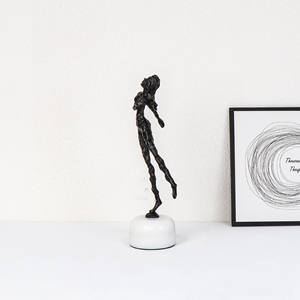 Décoration d'intérieur Petites filles dansantes Sculpture modèle Cadeaux pour la maison Ornements en fer Artisanat pour les intérieurs de restaurant - Product Image 3