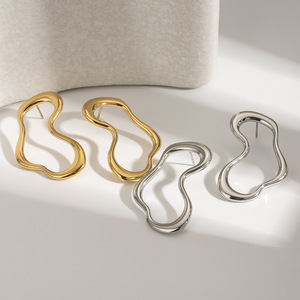 Pendientes de aro irregulares de acero inoxidable chapado en oro de 18 quilates, huecos, geométricos, joyería de moda para mujer. - Product Image 2