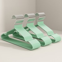 Cintres en plastique épaissi antidérapants sans traces avec support d'épaule pour armoire domestique et séchage à l'air