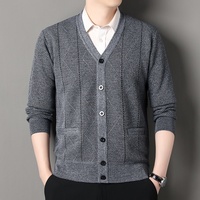 Cardigan en maille classique personnalisé pour homme, coupe ajustée, col en V, manches longues, pour l'automne