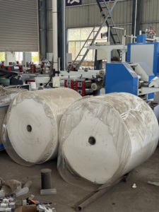 Double gaufrage Machine automatique de fabrication de papier de seconde main avec fonction de chute de noyau de papier hygiénique - Product Image 6