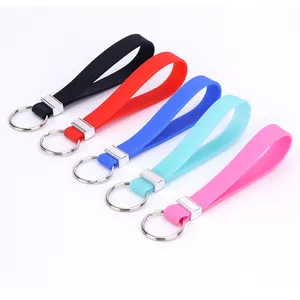 Logo bán buôn tùy chỉnh mềm PVC Silicone cao su Vòng đeo tay kim loại chìa khóa xe bìa với Keychain