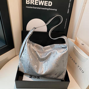 กระเป๋าถือสำหรับเด็กผู้หญิงกระเป๋าผู้หญิงดีไซน์ใหม่กระเป๋าสะพายไหล่กระเป๋าสะพายข้างความจุขนาดใหญ่มีสไตล์และเท่ห์สำหรับผู้หญิงใช้ในชีวิตประจำวัน - Product Image 4