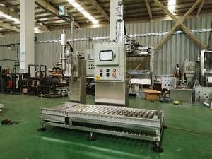 Machine de remplissage de nettoyage industriel de type pesage - Product Image 6