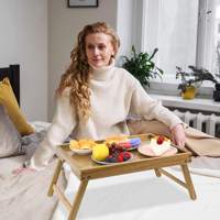 Table de lit multifonctionnelle en bois d'acacia écologique, design européen, plateau de petit-déjeuner avec pieds pliables pour ordinateur portable, facile à nettoyer