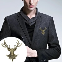 Broche tendance pour homme, col de costume, style rétro, or, motif animal mignon, tête de cerf dorée, accessoires personnalisés en forme de cornes