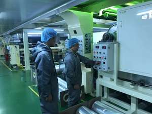 فيلم تظليل نوافذ سيراميك نانو للرؤية الليلية عالية الدقة 2 مل، مضاد للخدش، يحجب 99% من الأشعة فوق البنفسجية و90% من الأشعة تحت الحمراء، يدوم لأكثر من 5 سنوات للسيارات - Product Image 6