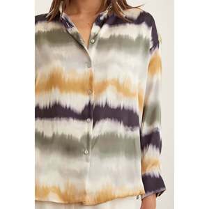 Camisa de Satén con Estampado de Acuarela para Mujer, Blusa Casual con Botones para Uso Diario, Color Caqui - Product Image 4