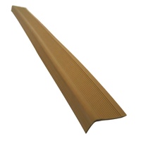 Bande de nez de marche en vinyle PVC moderne, bonne résistance à l'abrasion, plastique durable, nez de marche en PVC pour usage intérieur et extérieur