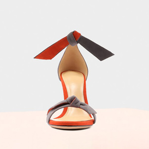 Sandalias de Mujer Hechas a Mano con Punta Redonda, Tacón Alto Delgado Gris y Correa de Mariposa, Ideales para Fiestas - Product Image 2