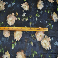 Schwarzer Stoff mit Blumenmuster aus Seidensatin, Günstig, Bestseller, Höchste Qualität, Großflächig, Komfortabel für Damen und Herren, Maßgeschneiderte Kleidung