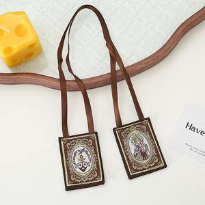 Colgantes Escapularios Carmelitanos Hechos a Mano, Amuletos Bordados Unisex de Poliéster y Lana, para Aniversario y Uso Ceremonial, Cadena Estilo Europa América - Product Image 5
