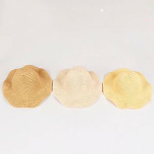 <span class=keywords><strong>Sombrero</strong></span> de <span class=keywords><strong>Paja</strong></span> con Puntos de Colores y Decoración de Lazo para Niña, Venta al por Mayor - Product Image 1
