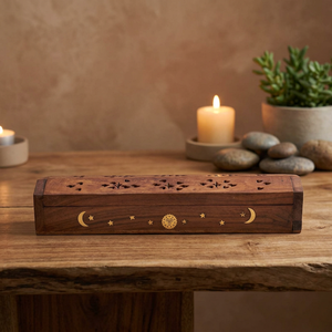 Brûleur d'encens en bois de santal fait main avec motif lune et étoile, diffuseur aromatique pour la maison, décoration toutes saisons - Product Image 1