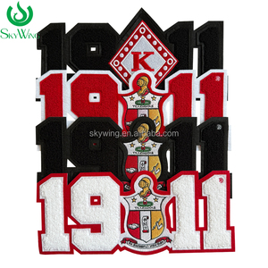 แพทช์ปัก<span class=keywords><strong>ล</strong></span>ายเห<span class=keywords><strong>ล</strong></span>็กสีดำ 1911 พร้อมโ<span class=keywords><strong>ล</strong></span>่ห์สำหรับสมาคม KAY, แพทช์ตัวอักษร 1911 พร้อมเพชร K, แพทช์ตัวเลขสำหรับเสื้อแจ็คเก็ต - Product Image 1