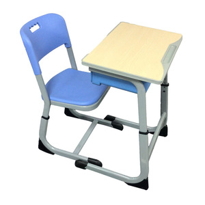 Conjunto de escritorio y silla para estudiantes Masao, muebles escolares de plástico para aula, jardín de infantes, educación temprana - Product Image 1