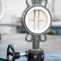 Vanne papillon API609 à joint souple pour eau, à deux tiges, en fonte ductile, pour le contrôle industriel du débit