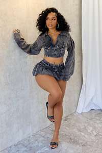 Set Rok 2 Potong Model Ribbed Terbaru Wanita, Atasan Rajut Kerah V dan Rok Bubble, Set Pakaian Dua Potong untuk Wanita - Product Image 5