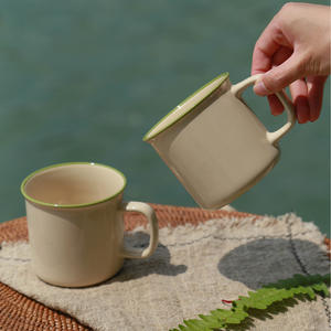 Mug à eau et à café en céramique de style classique de luxe avec logo personnalisé pour le camping en plein air avec cuillère, qualité garantie à 100% pour la rentrée scolaire - Product Image 4