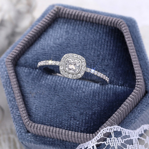 Anello geometrico da donna, design semplice, accessorio per l'uso quotidiano - Product Image 5