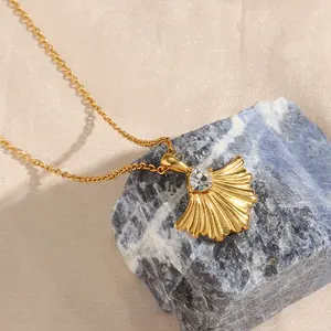 Lucu Ginkgo Biloba Bentuk Zirkon Liontin Kalung untuk Wanita Stainless Steel Perhiasan Berlapis Emas