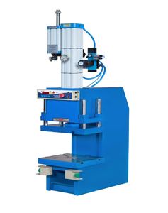 Prensa Hidroneumática Serie 'A' con Estructura en C, 8 Toneladas, Recorrido Total de 150 mm x 12 mm, Placa Móvil Guiada, 1 Año de Garantía - Product Image 4