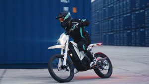 Moto tout-terrain électrique Y-Volt 97V 45Ah, adaptée aux adultes de 18 à 55 ans, pour les aventures en plein air - Product Image 6