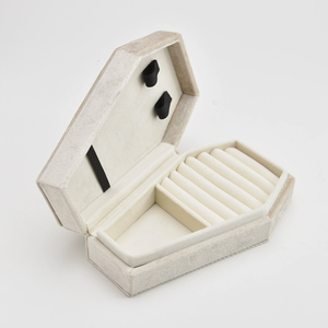 Caja de Joyería de Terciopelo Estilo Gótico con Forma de Ataúd, Estuche para Anillos, Estuche de Viaje para Joyas, Exhibidor de Anillos de Terciopelo, Accesorios Góticos con Diseño de Calavera, Embalaje - Product Image 6