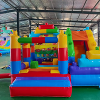 Structure gonflable avec toboggan