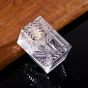 Botella de Perfume de Lujo de 100 ml, Diseño Cuadrado con Textura Transparente y Rayas, con Pulverizador y Sello - Product Image 3