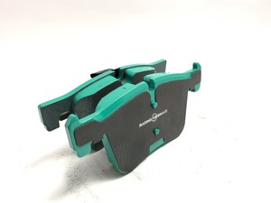 Plaquettes de frein de course OE haute performance Yltech, garantie 1 an, compatibles Audi A4 A6 TW, vente en gros directe, prix raisonnable - Product Image 3