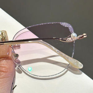 0630-B <span class=keywords><strong>Monture</strong></span> de lunettes anti-lumière bleue avec <span class=keywords><strong>lunette</strong></span> incrustée de diamants <span class=keywords><strong>Monture</strong></span> de lunettes sans <span class=keywords><strong>monture</strong></span> en métal pour femmes et hommes - Product Image 4