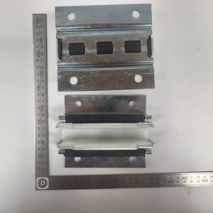 Pattino Guida Contrappeso Ascensore ad Alta Compatibilità L=125mm Larghezza=105mm per Guida da 16mm (Sub-Produzione) - Product Image 5