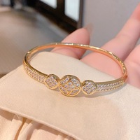 Luxuriöses CZ-Stern-Armband für Damen, 18K vergoldet, zierliches Zirkon-Armband, verstellbar, anlaufgeschützt, modischer Alltagsschmuck, Geschenk