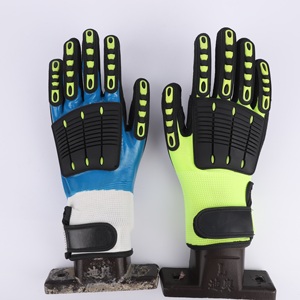 Gants de sécurité anti-impact, 13 jauges, polyester, enduits de nitrile sablé, avec protection dorsale en TPR, poignet à boucle auto-agrippante - Product Image 3