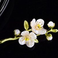 Broche en métal de luxe de haute qualité, cristal de diamant, design élégant de fleur de forêt, broche personnalisée pour femmes pour les mariages, les enfants