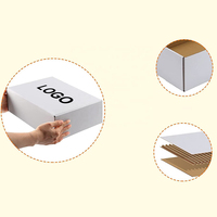 Boîtes cadeaux personnalisées en carton ondulé avec pelliculage brillant et gaufrage, emballage recyclable pour artisanat et expédition postale