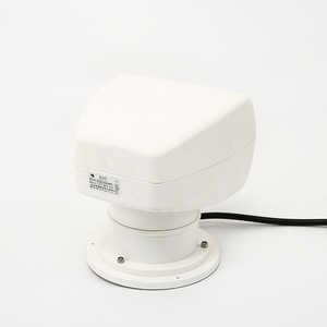 Fabricante Ofrece Reflectores TG25-A de Acero Inoxidable para Yates y Lanchas Rápidas Disponibles en Existencia - Product Image 3