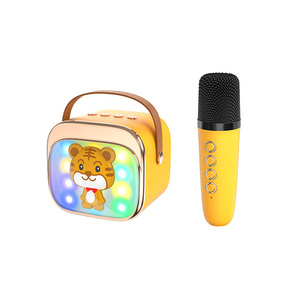 P12 Enceinte Karaoké Portable Sans Fil avec Double Microphone Portable Lecteur de Musique Chant KTV Grille Frontale Personnalisable en Silicone - Product Image 5
