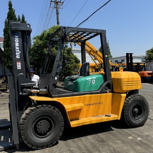 Montacargas KOMATSU FD70 de 7 toneladas usado de segunda mano, montacargas original usado de 5 toneladas en oferta. - Product Image 1