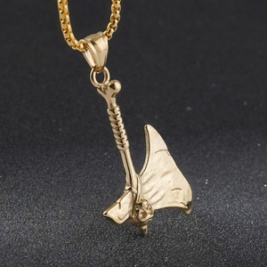 Collier hache viking, pendentif tête de mort gravée en argent vintage gothique en acier titane pour homme - Product Image 2