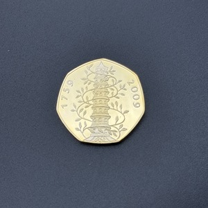 Pièce de monnaie personnalisée de 50 pence plaquée or, réplique héptagonale en fer de la <span class=keywords><strong>reine</strong></span> Elizabeth II, ELIZABETH II CINQANTE PENCE, cadeau de collection OEM - Product Image 2