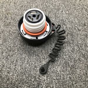 Otomotiv parçaları LR004085 LR029165 araba yakıt depo kapağı Land Rover araba aksesuarları için kapak yakıt yakıt deposu doldurucu kap - Product Image 2