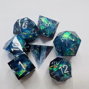 RPG en résine personnalisé fait à la main MDN 7 pièces <span class=keywords><strong>cube</strong></span> en vrac jeu de dés noirs translucides pour jeux de société ou de cartes - Product Image 2
