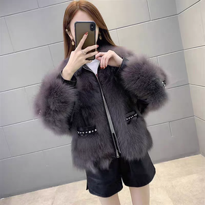 <span class=keywords><strong>Manteau</strong></span> en fausse fourrure de renard de luxe léger, avec empiècements en cuir et détails rivetés, élégant, chaud et non volumineux - Product Image 3
