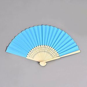 พัดงานแต่งงานแบบพกพา ลายแกะสลักไม้ไผ่ ศิลปะพื้นบ้าน พร้อมลวดลายภาพวาด รวมถึงแบบรูปสัตว์และนางฟ้า ของขวัญทางธุรกิจสำหรับแขก - Product Image 5