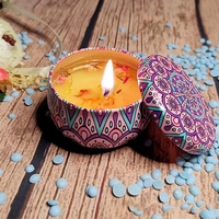Set Hadiah Lilin Aromaterapi Buatan Tangan dari Lilin Kedelai Beraroma Kustom Grosir dalam Kotak Kaleng dengan Bunga Kering dan Kristal untuk Diwali/Natal.